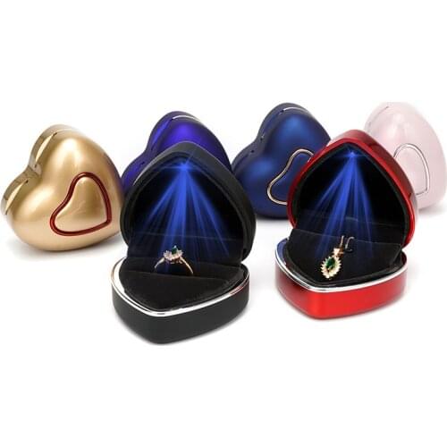 Valentine New Heart Shaped LED Light Ring Pendant Jewelry Box Wedding Supply Necklace Travel Jewellery Case Free Shipping