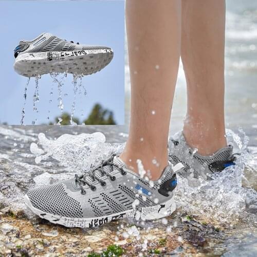 Men Aqua Shoes Breathable Trekking Wading Beach Quick Drying Water Shoes Outdoor Fishing Wading Shoes Water Sneakers Men Lace Up