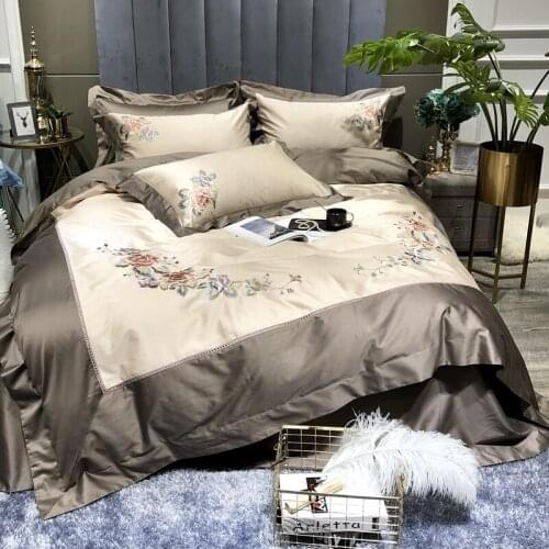 Deluxe embroidery 4pcs 100% Egyptian double-stranded long staple cotton Royal bedding set large down quilt set bed sheet Pillowc