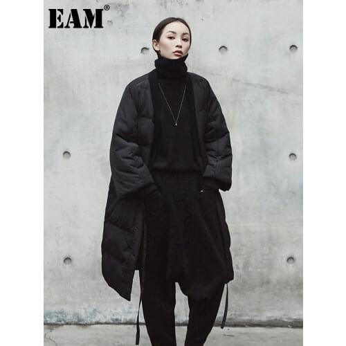 [EAM] 2021 New Spring Autumn V-collar Solid Color Black Big Size Cotton-padded Bandage Coat Women Jacket Fashion Tide JE01801S