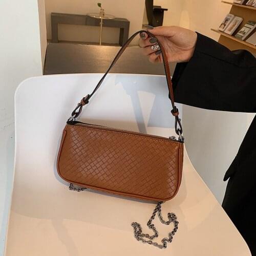 High Quality Luxury Fashion Handmade Ladies Shoulder Bags for Women 2021 Woven Handbag Personalized Casual Concise Shoulder Bag