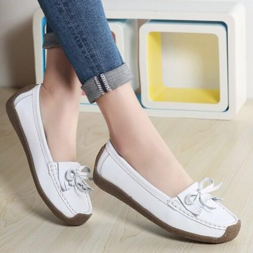 Summer 2020 Womens Flat Shoes Hollow Leather Shoes Moccasin Shoes Fashion Bowknot Oxford Ballet Shoes Off White Shoes Women
