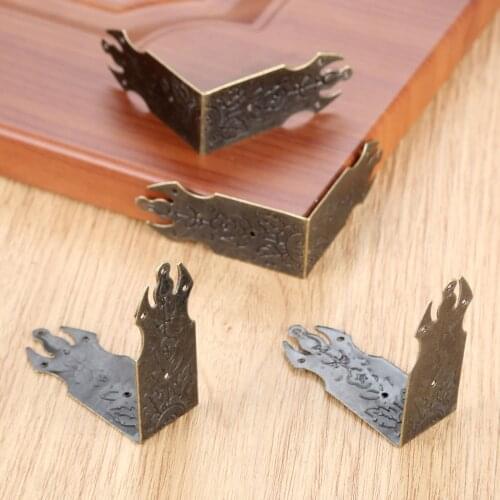 4Pcs Corner Decorative Protectors Luggage Case Box Corner Cover Pattern Carved Corners Brackets Furniture Box Corner with Nail