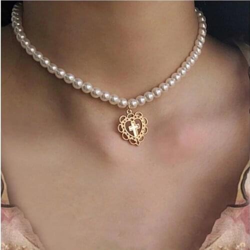 Retro Girl Palace Hollow Love Cross Pendant Pearl Necklace Chocker Clavicle Chain Necklace Fashion Jewelry for Women Beads NEW