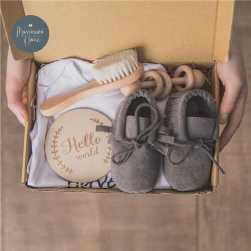 Childrens Bath Toys Baby Water Set Milestones Brush Rattle Shoes Bibs Photography Birth Newborn Baby Gift For Kid