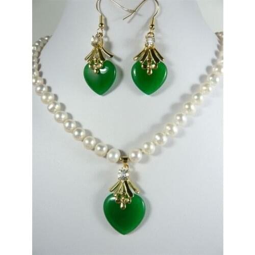 2 colors! 7-8mm white pearl necklace 17"& green jade heart earring pendant