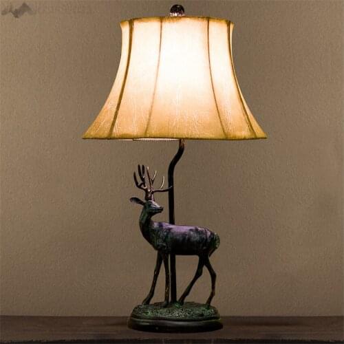 European Retro Creative Milu Deer Table Lights Resin Desk Lamp for Living Room Bedroom Hotel Home Lighting Fixtures Decoration