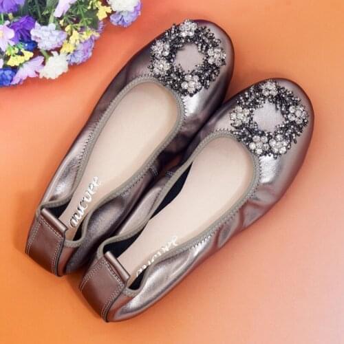 New women casual flat shoes woman Round toe Ballet Flats loafers fashion crystal slip on boats soft lazy shoes big size 34-43