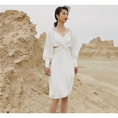 GypsyLady White Sexy Midi Dress Vintage Boho Long Lantern Sleeve Dress Women Backless Tie Lace Up Bow V-neck Sexy Ladies Dresses