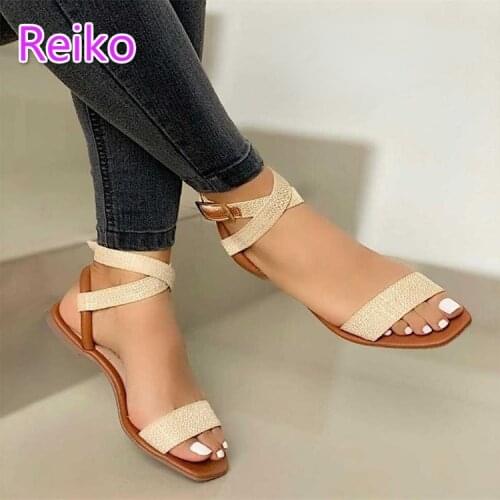 2021 Summer New Products Comfortable Flat 40-43 Buckle Casual Sandals Women Flat Beach Shoes zapatos de mujer tacon cuadrado