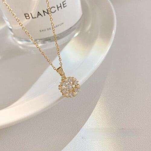 Origin Summer Temperament Heart Flower Pendant Necklace for Women Girls Shining Gold Color Rhinestone Metal Necklace Jewellery