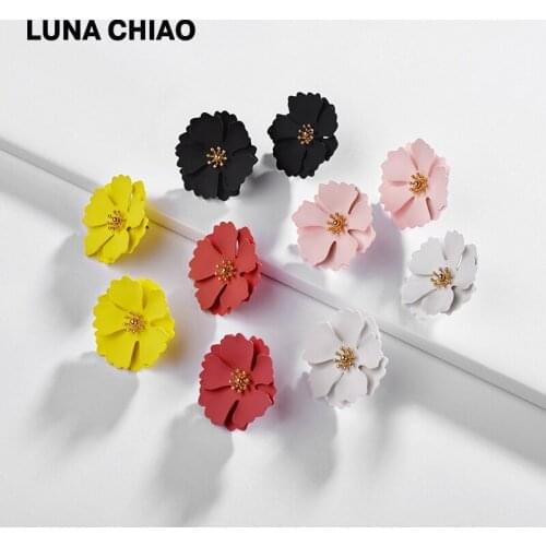 LUNA CHIAO Spring Summer Bright Color Matte Rubber Coating Flower Petals Stud Earrings for Women Fashion Jewelry Earring