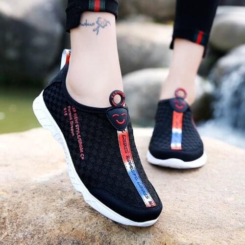 Y122 Men Summer Outdoor Wading Beach Shoe Mesh Breathable Flat Slip-on Comfortable Lightweigh Sneakers For Teens Casual Shoes