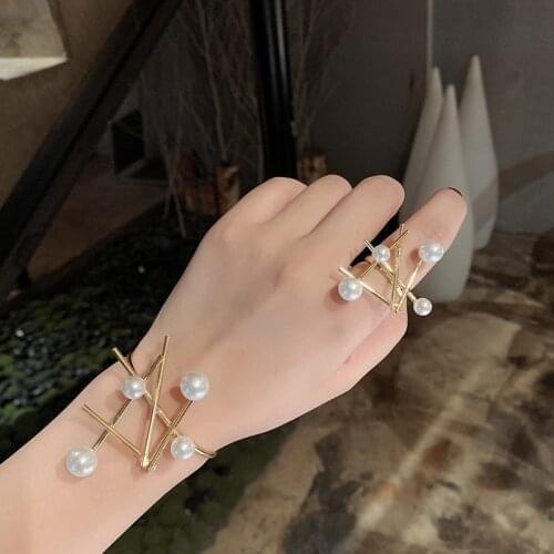 MWsonya 2019 New Design Irregular Exaggerate Adjustable Rings For Women Elegant Pearl Finger Ring Jewelry