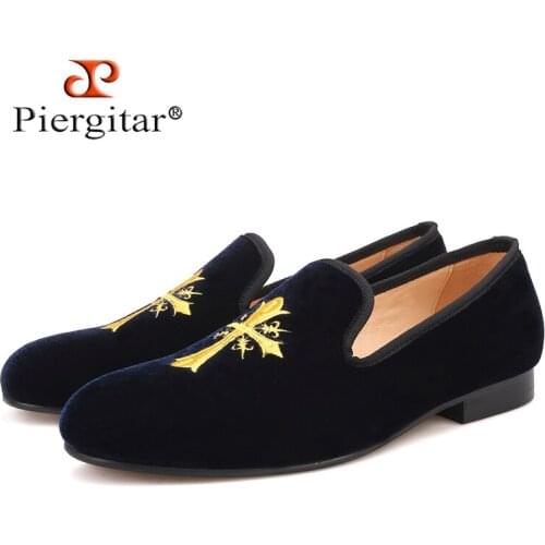 Piergitar four colors handmade exquisite embroidery pattern men velvet shoes wedding and party men loafers plus size men flats