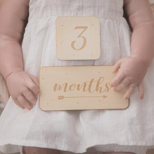 Newborn Baby Wooden Square Numbers Milestone Cards 7PCS Month Sticke Photography Props DIY Toys Engraved Age Newborn Gifts