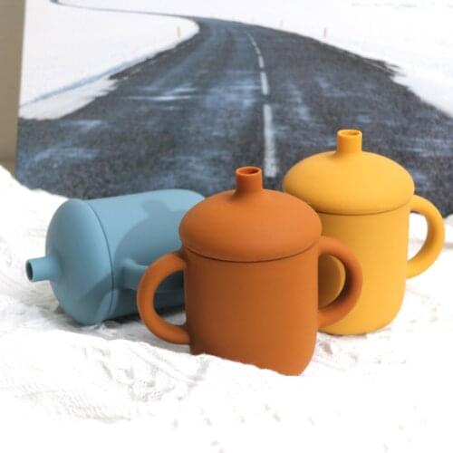 Kids Handle non-slip Training Soft Straw Cup Baby Feeding Cup With Straw Children Learning Feeding Drinking Food Grade Silicone