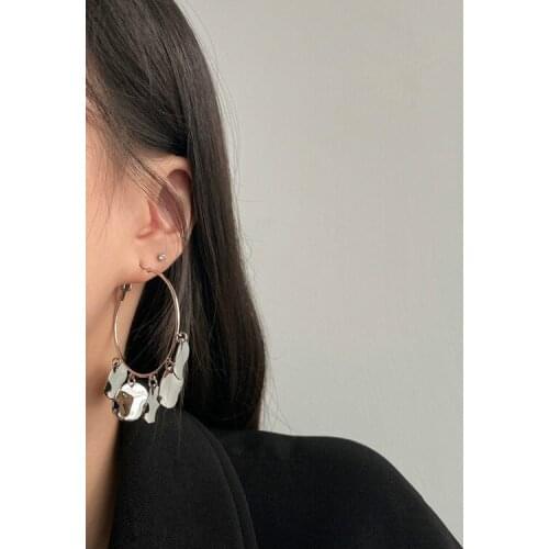 European and American circle stud earrings Female cold wind round irregularly exaggerated earring Bar Rock Party Jewelry Accesso