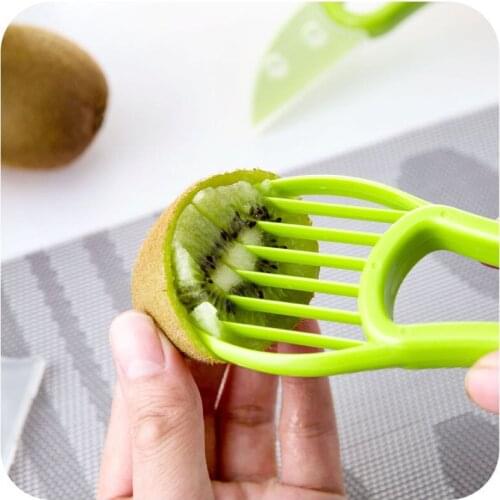 Multifunctional 3 in 1 Avocado Cutter Slicer Peeler Scoop Slices Kitchen Tool