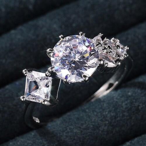 Huitan Personality Asymmetry Engagement Ring Female Silver Color Delicate Party Finger Rings Cubic Zirconia Luxury Jewelry Women