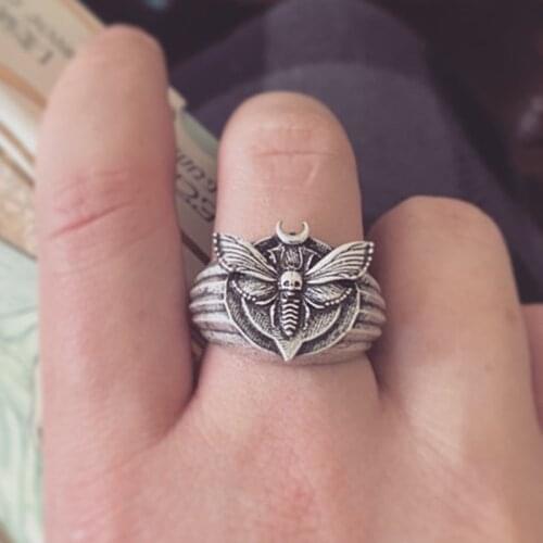 New Vintage Moth Dead Head Ring for Women Mystical Esoteric Circle Sign of The Moon Rings Halloween Gift Punk Jewelry