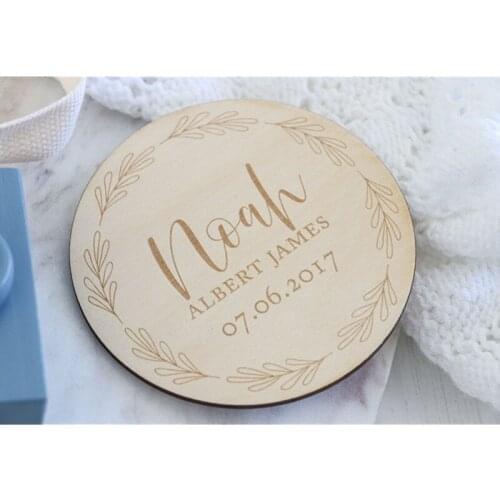 Engraved Nursery Name sign, Custom leaf wreath birth Announcement tags, Milestone cards, Newborn photo props, baby shower gifts