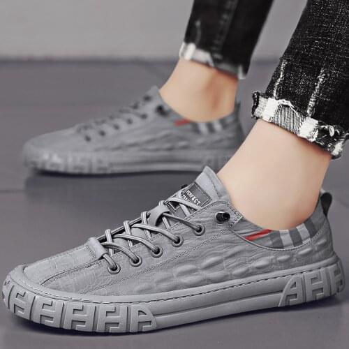 Mens Shoes Summer New Classic Designer Round Comfy Breathable Fashion Casual Shoes Men High Quality Canvas Little White Shoes