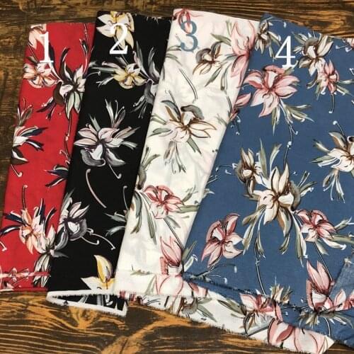Black flower red, white and blue cloth bottom small flower skirts shirt fabric material / 0.5 m