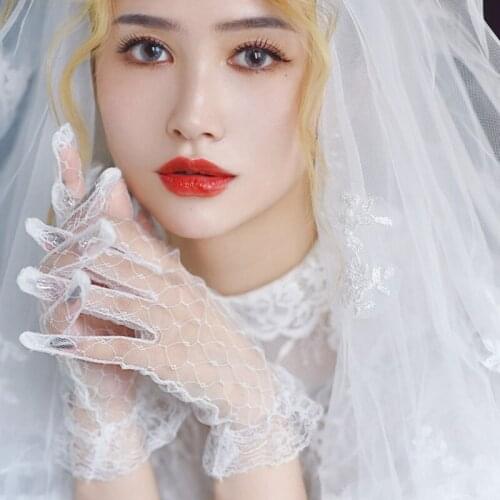 Short Lace Bridal Gloves Waist Length Black Ivory Red White Gloves Women Sexy Tulle Mesh Gloves Wedding Gloves Gants De Mariee