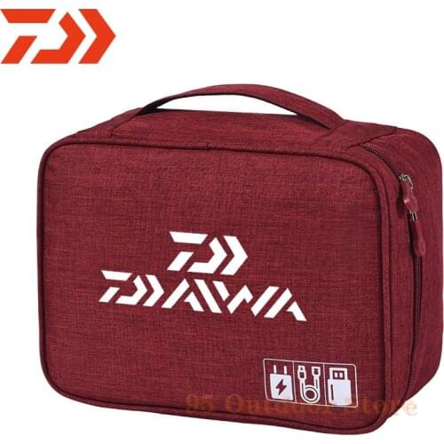 2021 Daiwa Fishing Tackle Bag Portable Lure Hook Gear Fishing Reel Fishing Tackle Bags Multifunctionl Fishing Bait Storage Bag