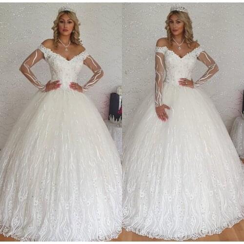 Bohemian Ball Gown Wedding Dresses 2020 Off Shoulder Long Sleeve Beads Appliqued Lace Bridal Dress Sweep Train Wedding Gowns