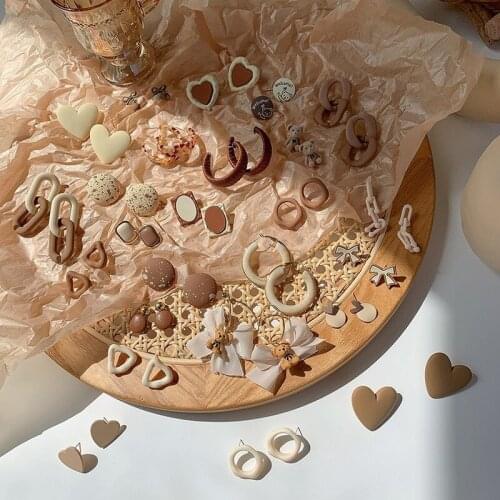 Origin Summer Vintage Coffee Color C Shape Heart Chain Geometric Dangle Earring for Women Bowknot Bear Hollow Earring Jewellery