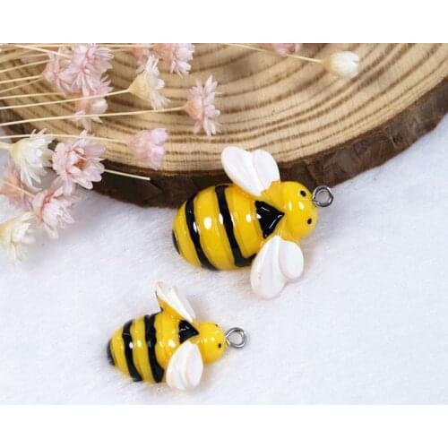 6pcs /lot Bee Resin Charms Cute DIY Animal Pendant Handmade Jewelry For Necklace Bracelet