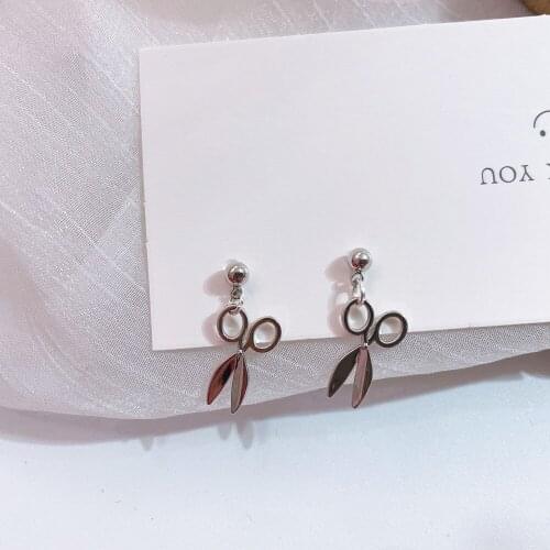 2021 New Hiphop Button Shape Earrings for Women Stainless Steel Circle Studs Earing Party Jewelry Scissors Pendientes mujer