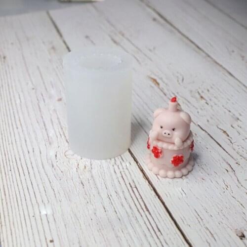H9ED 3D Dudu Pig Shape Candle Mold European and American Classical Characters Scented Candle Material Mold