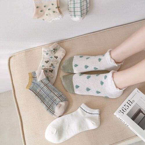 2021 Spring and Summer New Socks Female Plaid Floral Small Fresh Female Boat Socks Green Cute Student Socks Cute Socks