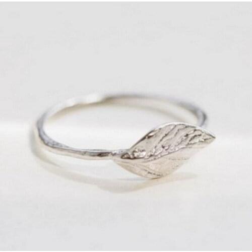 Fashion Exquisite Small Leaf Rings for women