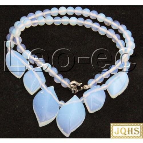 Natural 17" Graduated leaf white Opalite Stone Strand necklace V1533
