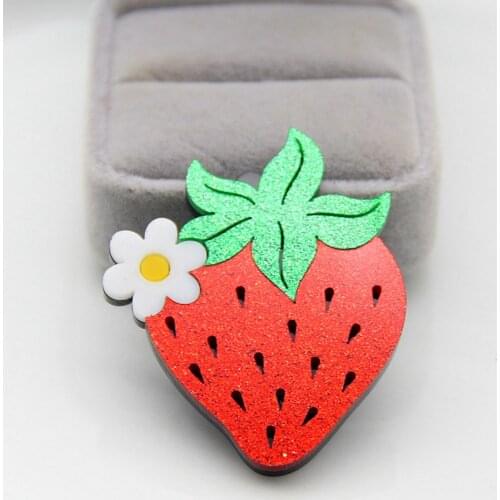 Lovely Sweet Strawberry Acrylic Brooches For Women Kids Fashion Fruit Green Red Glitter Brooch Pins Badges Charm Jewelry Broches