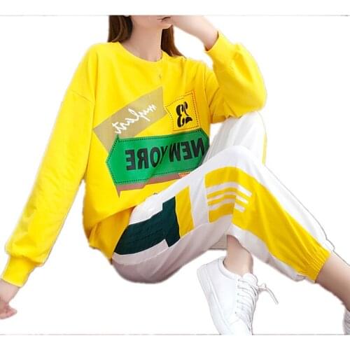 Top selling product in 2020 spring Sporting suit female European fashion student 2 piece set printing Lady clothes set thin 563