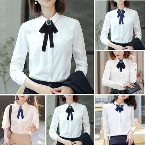 Luxury Neckline Rhinestone Fabric Bow Brooch Pins for Women Pearl Metal Crystal Ribbon Brooches Girls Cloth Clothing Accessories