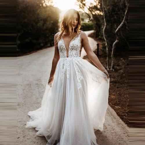 Sexy Boho Lace Wedding Dresses V Neck Backless Sleeveless A Line With Train Bridal Wedding Gowns Plus Size