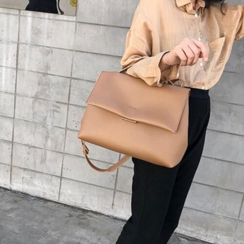 Womens personality elegant handbag female large capacity handbag shoulder Messenger bag female retro daily handbag