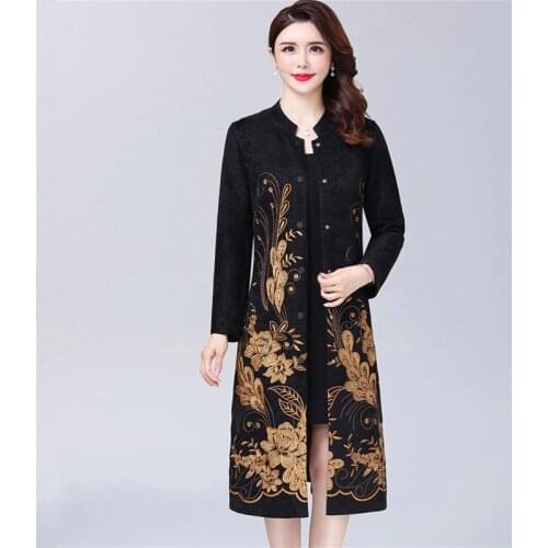 Middle Aged Mother Autumn Coat Fashion Temperament Thin Long Windbreaker Retro Embroidered Ladies Trench Coat Plus Size 5XL 164