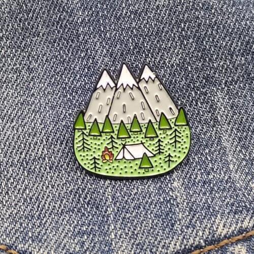 New Product Creative Hot Selling Three-Finger Snow Peak Brooch Mountain Commemorative Brooch Enamel Lapel Pin Jewelry Gift