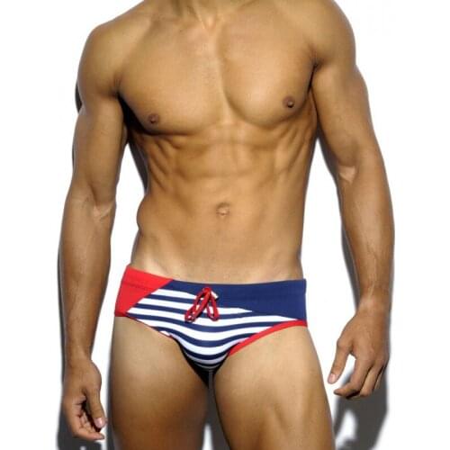 2020 Navy Stripes Print Swimsuit Men Breathable Swim Wear Briefs Penis Summer Beach Hot Sexy Gay Swimming Bikini Swimwear Men