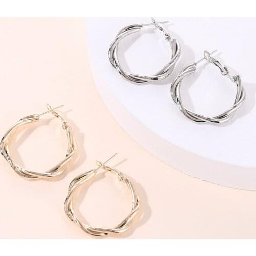 Fashion Hoop Earrings Retro Simplicity Style Temperament Niche Cold Wind French Circle Earrings Jewelry Woman
