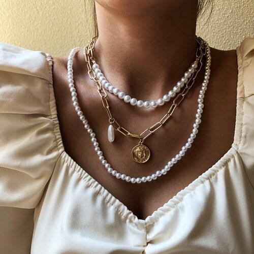 Lalynnly Multilayer Carved Coin Pendant Necklace Simualted Pearl Short Choker Necklaces Double Color Stylish Women JewelryN7708