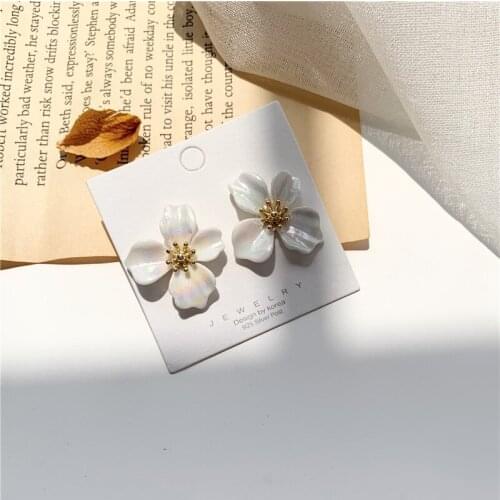 Fashion Simple Sweet White Flower Drop Earrings Korean Cute Petal Pendent Earrings for Women Girls Ear Jewelry Gift Wholesale