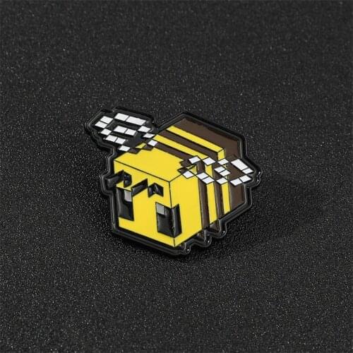 Novelty Creative Animal Metal Cute Cartoon Pixel Bee Brooches Badge Lapel Pins Collar Jeans Fashion Jewelry Accessories